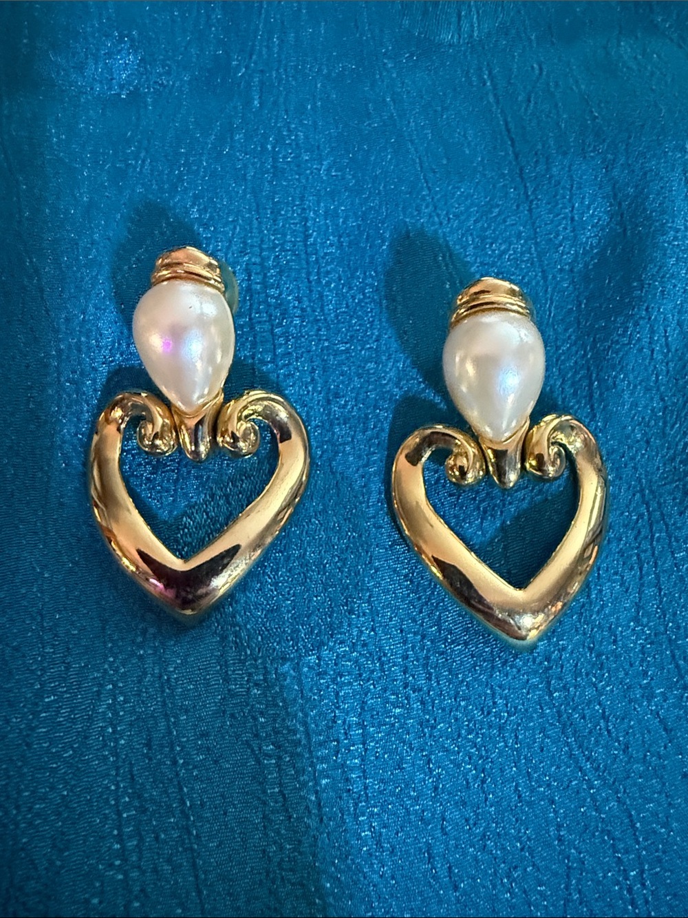 Gold Heart Pearl Drop Earrings - Women's Fashion Jewelry